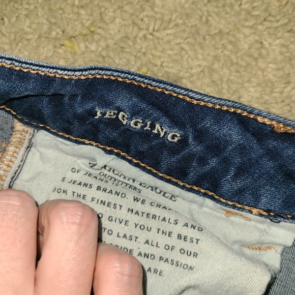 AE Dark Wash Jeggings Size 6 - Picture 4 of 4